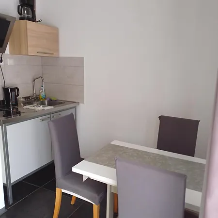 Haus Piller ゲストハウス 4*