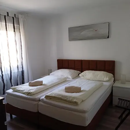 ゲストハウス Haus Piller