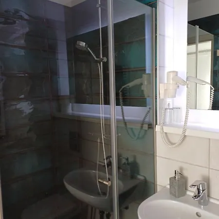 Haus Piller ゲストハウス 4*